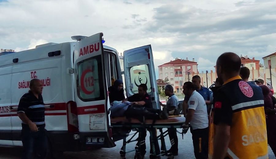 Dengesini kaybedip düştü, traktörün üzerinden geçmesiyle hayatını kaybetti