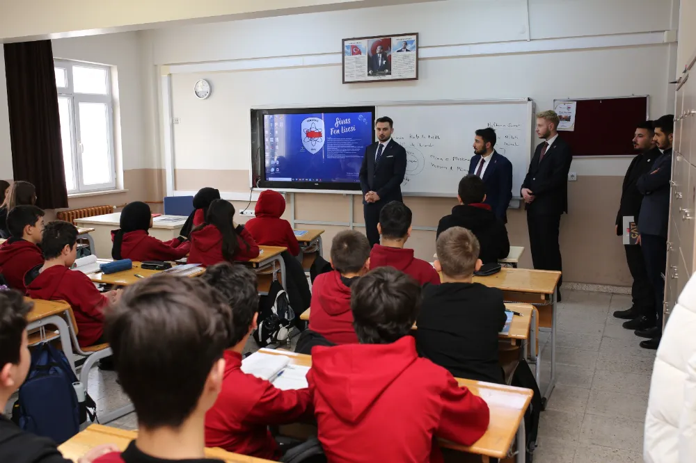 Milli Türk Talebe Birliği okullarda tanıtımını yaptı