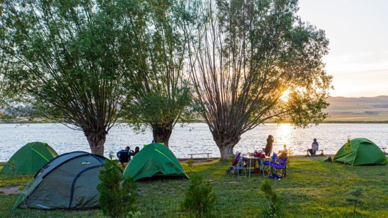 Kuş Cenneti Hafik Gölü, Doğaseverlerin akınına uğruyor