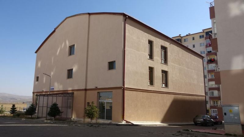 Cami cemaatinden minare talebi