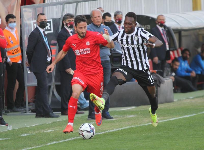 Sivasspor, bir bir gidiyor!