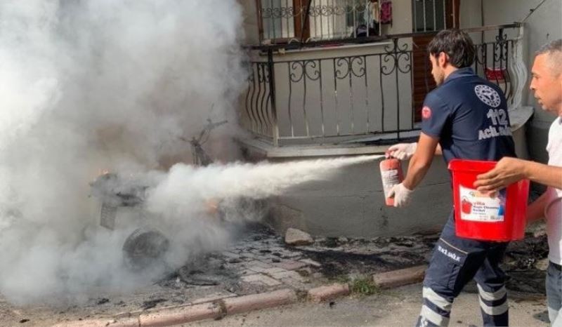 Sivas’ta akülü engelli aracı şarj olurken yandı