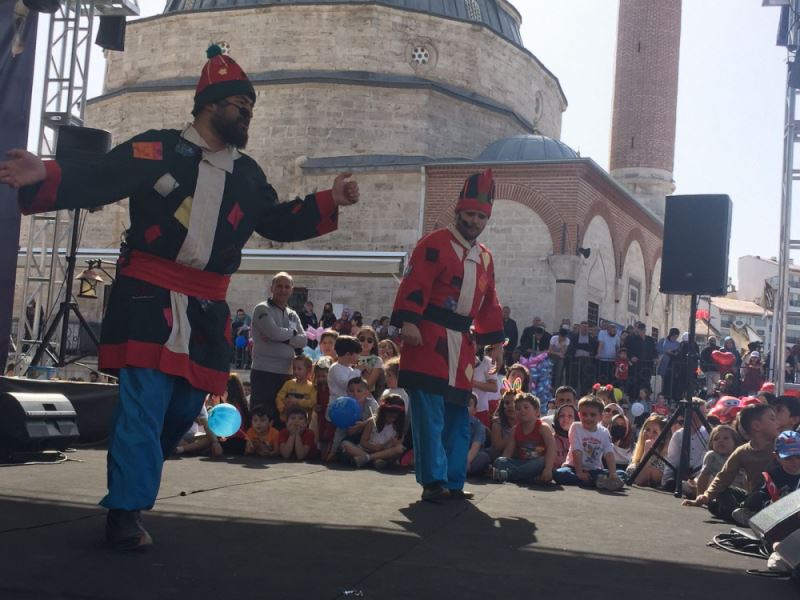 Sivas’ta Hacivat ve Karagöz ile 23 Nisan coşkusu