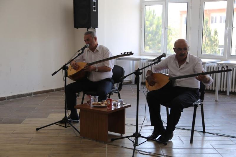 Yabancı öğrencilerden aşık atışmasına yoğun ilgi